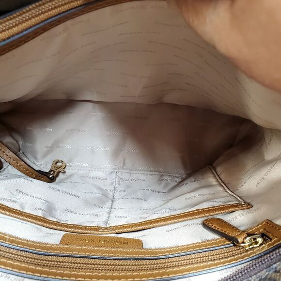 MICHAEL KORS Monogram Pattern Jet Set Large Travel Tote Bag - Picture 8 of 16